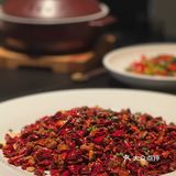 是一道非常下饭的菜。这里的菜品味道正宗，环境舒适
