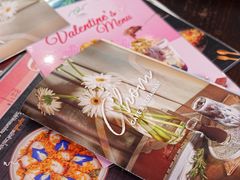 -Chom Cafe and Restaurant