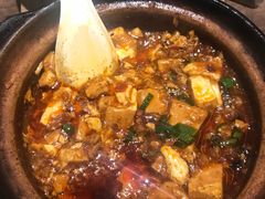 -有红鸡毛店·砂锅菜(抚琴夜市店)