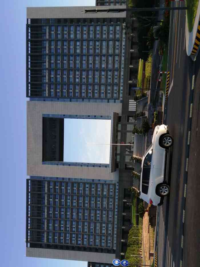 德清县政府停车场-"今天来这办事,没想到德清县政府停车场,好.