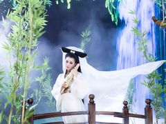 -九月鹰飞汉服摄影工作室