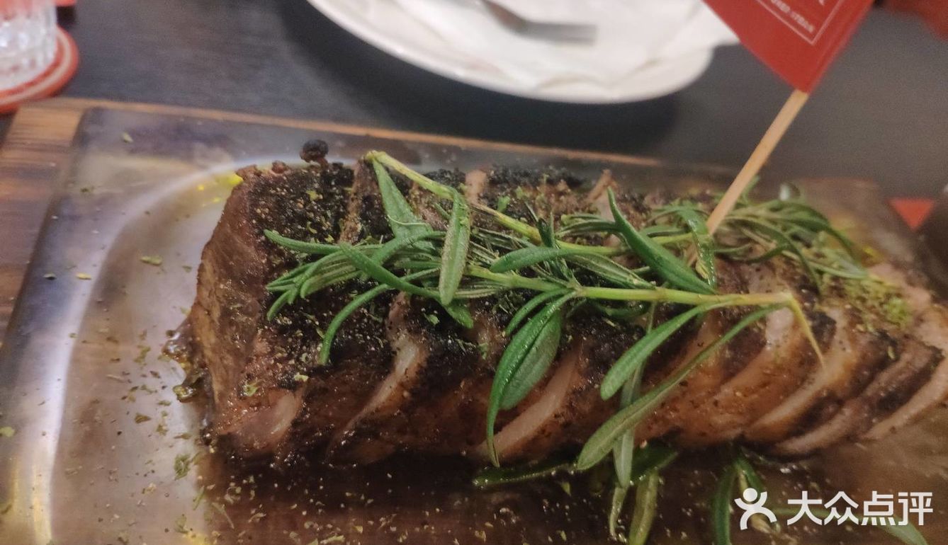 烟熏风味的牛排和冬夜更配哦~！[糖果]