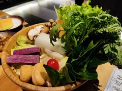 -湊湊火锅·茶憩(杭州湖滨银泰in77店)