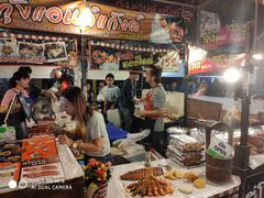 -席娜卡琳火车铁道夜市