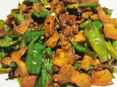 辣椒炒肉-千百味红餐厅·江西菜(绿地双子塔店)