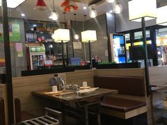 卡座-黄记煌三汁焖锅(名泉广场店)