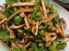 -胡子饮食店