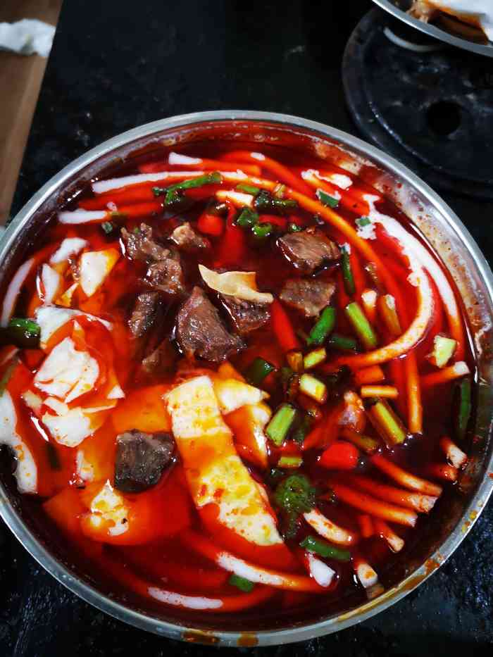 阳关立交桥龙家小吃泡椒牛肉猪脚粉(美观苑店)-"他家生意很火爆,车