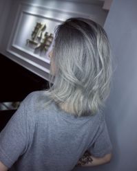 -变画·发型STUDIO