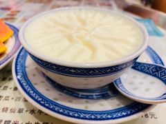 -广信牛奶甜品世家(台东店)
