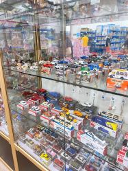 -逝水玩具折扣店