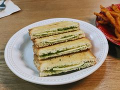 咖椰吐司-HELLO 27 意面·沙拉·帕尼尼