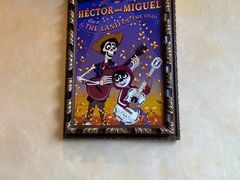 -小镇影院迪士尼小熊Duffy与他的朋友合影地