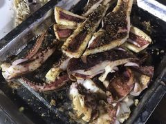 烤鲜鱿鱼-老青岛海鲜烧烤大排档