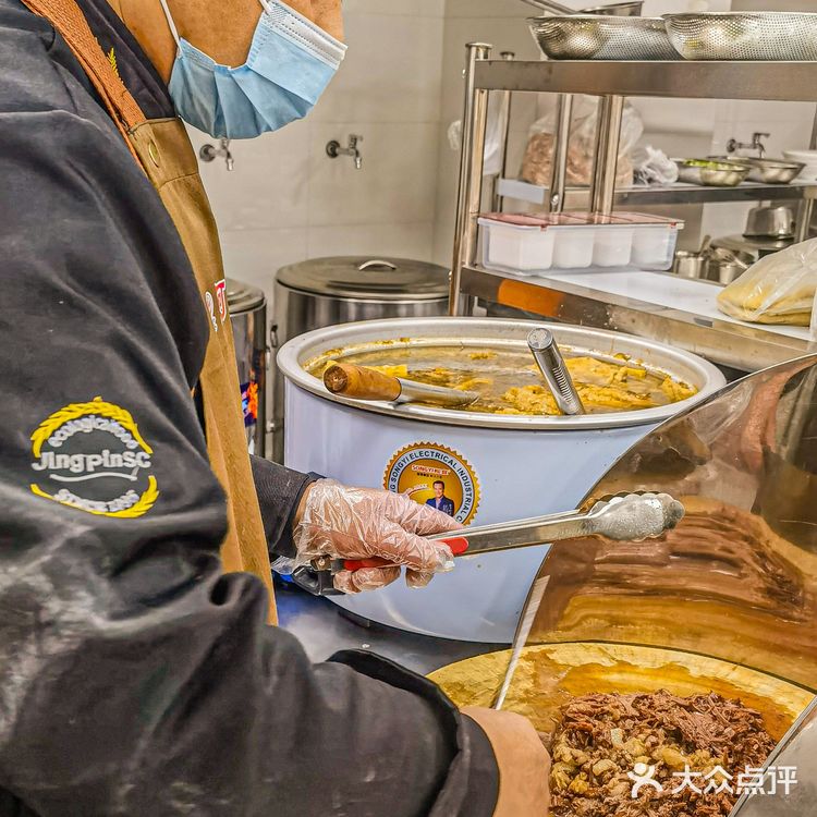 总要为这豪横的牛肉火烧来趟济南❗️香迷糊了❗️