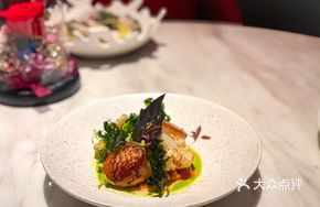 Pan-Seared Australian Scallops with Soft Yolk Center
