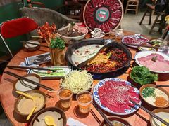 -周小明火锅(黑金冠社区店)