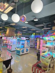 -莫莉幻想儿童乐园(三河燕郊永旺店)