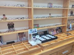 -豪门视光·星趣控·蔡司依视路眼镜代理商(中央大街店)