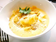 慢火有机鸡蛋搭配玉米脆-AZUR聚(香格里拉饭店)