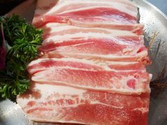 刀刃五花肉-围炉肉舍•炭烤活鳗•丹东海鲜烤肉(步行街店)