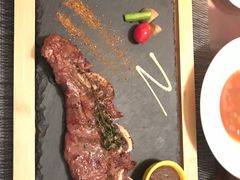 -悦享绿山墙西餐厅