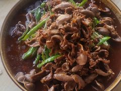 -一品红烧鸭特色川菜(三岔湖店)