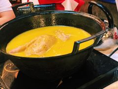 -鲜入围煮花胶鸡海鲜火锅