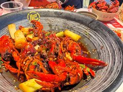 -肥肥虾庄·金牌油焖大虾(汉街SKP店)