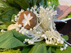 -虾弄弄海派小龙虾·牛羊蝎子火锅