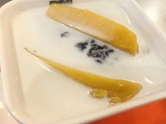 芒果椰汁黑糯米甜甜-满记甜品(优客百盛店)
