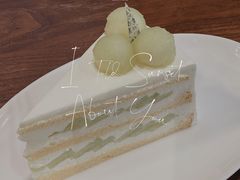 蜜瓜奶油蛋糕-black rainbow coffee