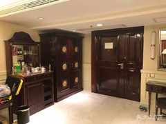 -深圳富苑皇冠假日套房酒店