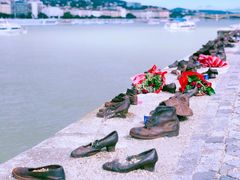 -多瑙河畔鞋履雕塑