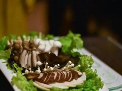 菌菇拼盘-秋波里爆蛋豆腐虾·清真(开元万达店)