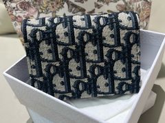 -万物奢潮中古奢侈品(青岛店)