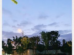-龙溪路(地铁站)