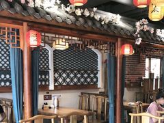 大堂-东来菜馆•手抓海鲜家常菜•海鲜锅贴(鸽子窝店)