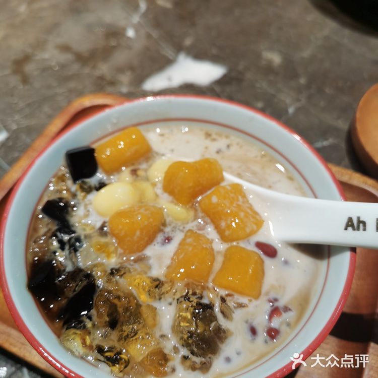 老阿婆牛杂，龙华天虹店