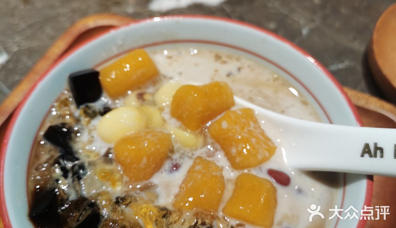 老阿婆牛杂，龙华天虹店