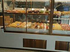 面包甜点陈列柜-奈雪的茶(中粮祥云小镇店)