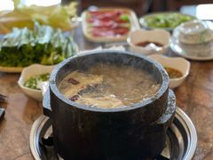 -鲁朗纳麦石锅鸡庄园