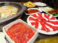 -宽板凳老灶火锅(台湾街店)