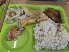 -同济大学本部学苑饮食广场