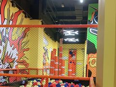 -爱蹦iBOON蹦床运动馆(江汉店)