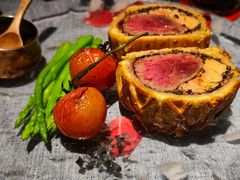 惠灵顿牛排-弦月窗LUNETTE BY AMANDA(复兴路店)