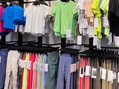 -lululemon(比斯特购物村店)
