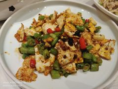 -皇城根·烤鸭·鱼头·家常菜(欧亚大观乐活城店)