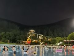 -汤山欢乐雪世界