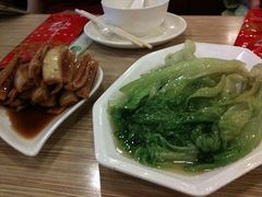 萝卜干，生菜-粤仔湾砂锅粥(广益哥伦布店)